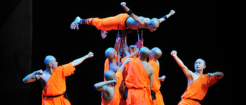 Bild enthält, Boy, Child, Male, Person, Dancing, Group Performance