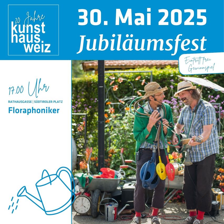 Ein Werbeplakat für ein Jubiläumsfest mit zwei Männern und Musikinstrumenten. Die Veranstaltung findet am 30. Mai 2025 um 17:00 Uhr in der Rathausgasse Suedtiroler Platz statt.
