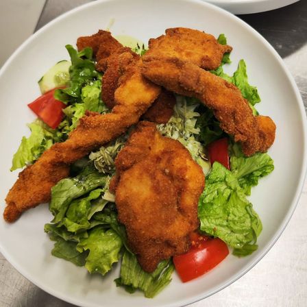 Bild enthält, Plate, Food, Food Presentation, Fritters, Cutlet