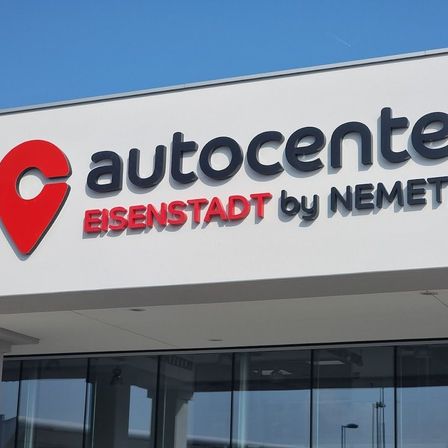 Bild enthält, Architecture, Building, Symbol, Sign, Logo, Text