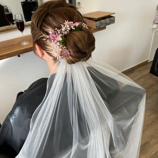 Bild enthält, Adult, Bride, Female, Person, Wedding, Woman, Hair