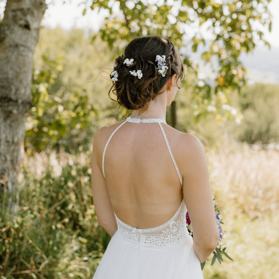 Bild enthält, Dress, Fashion, Formal Wear, Gown, Back, Person, Wedding Gown, Adult, Bride, Woman