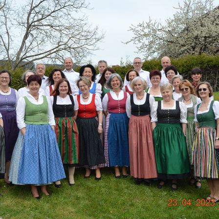 Bild enthält, Dress, Skirt, People, Person, Adult, Female, Woman, Girl, Teen, Car