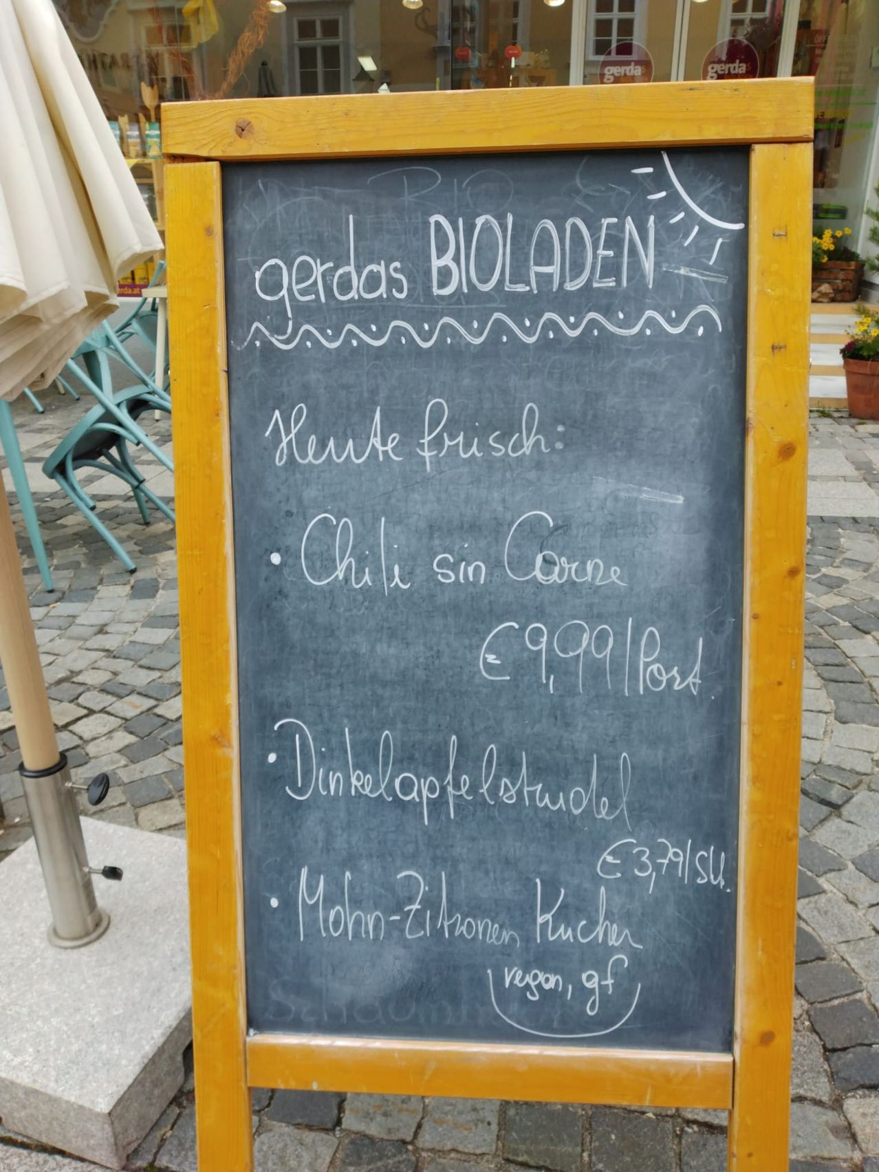 Bild enthält, Blackboard, Text