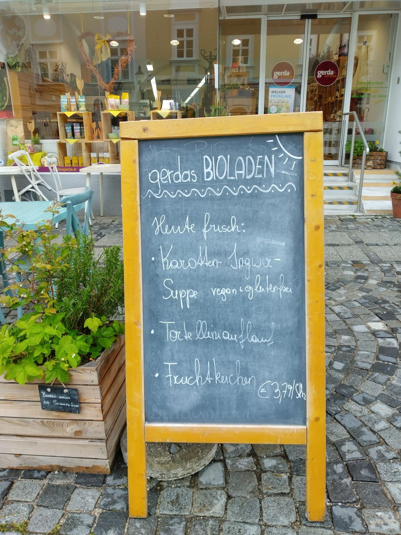 Bild enthält, Blackboard, Slate