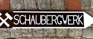 Bild enthält, Path, Road, Cobblestone, Brick, Rock, City, Street, Urban