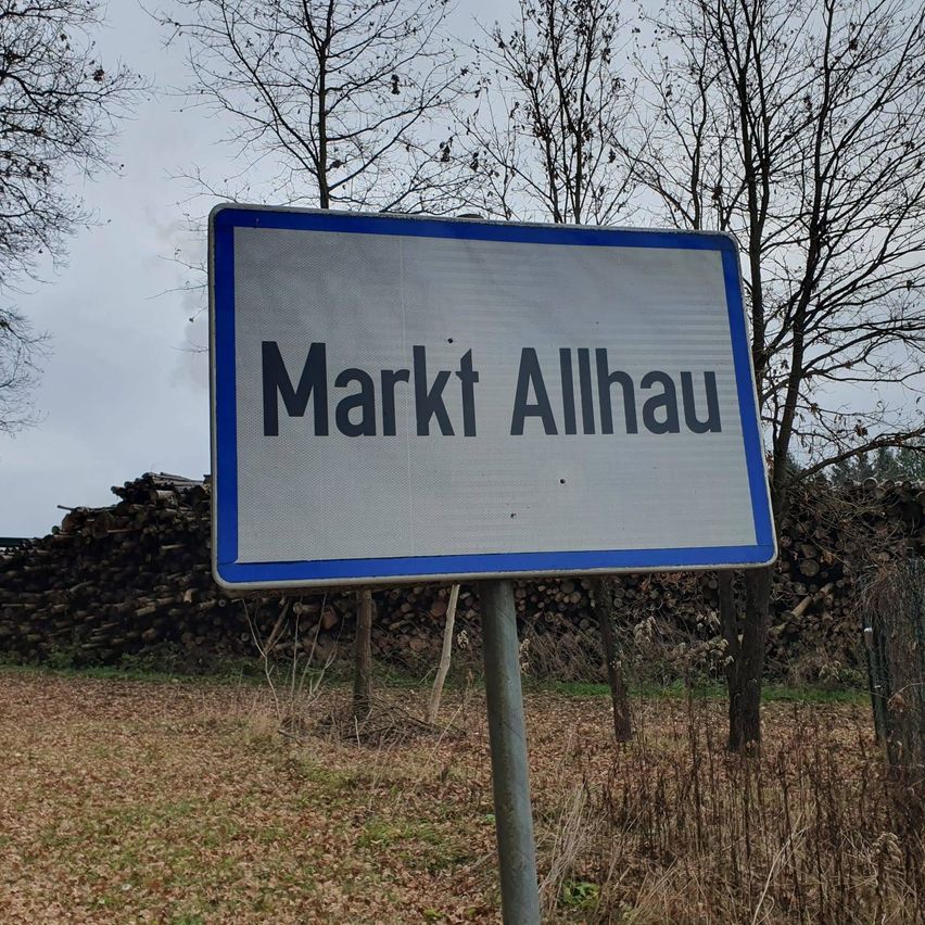 Bild enthält, Sign, Symbol, Road Sign
