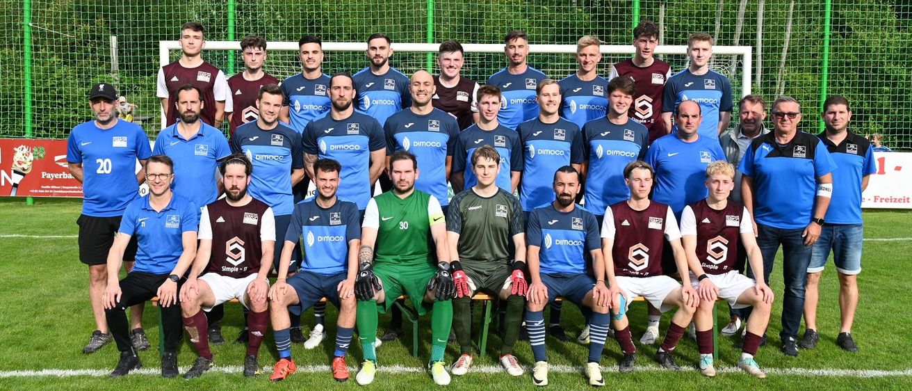 Bild enthält, People, Person, Team, Groupshot, Boy, Male, Teen, Adult, Man, T-Shirt