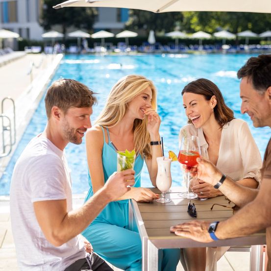 Bild enthält, Adult, Male, Man, Person, Face, Head, Wristwatch, Dating, Romantic