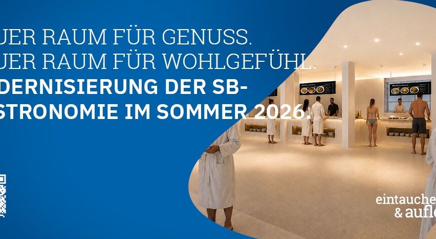 Ein Spa mit Personen in Bademänteln, ein blauer Banner mit der Aufschrift 'Raum für Genuss, Raum für Wohlbefinden, Umstrukturierung der SB-Wirtschaft im Sommer 2026.' Mitarbeiter bereiten an Theken Essen zu.