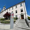 Bild enthält, Building, Monastery, City, Housing, Staircase, Clock Tower, Urban, Handrail, Office Building, Street