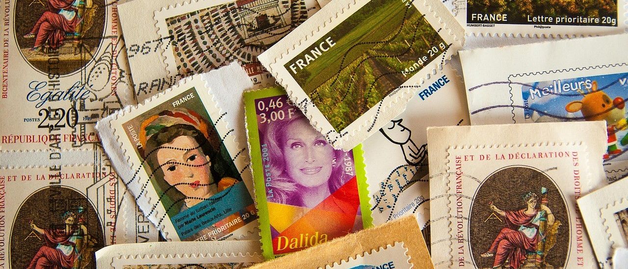 Bild enthält, Person, Adult, Female, Woman, Bride, Postage Stamp, Face, Head, Envelope, Mail