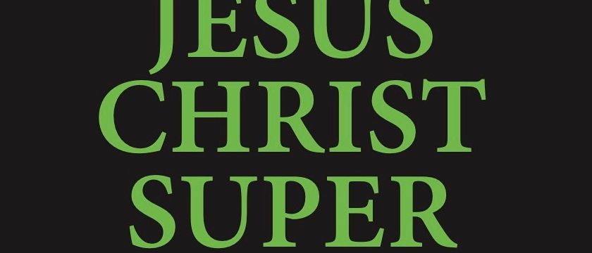 Ein Plakat bewirbt einen Film mit dem Namen Jesus Christ Superstar. Er wird am 2. April um 20:15 Uhr gezeigt. Der Eintritt ist frei.