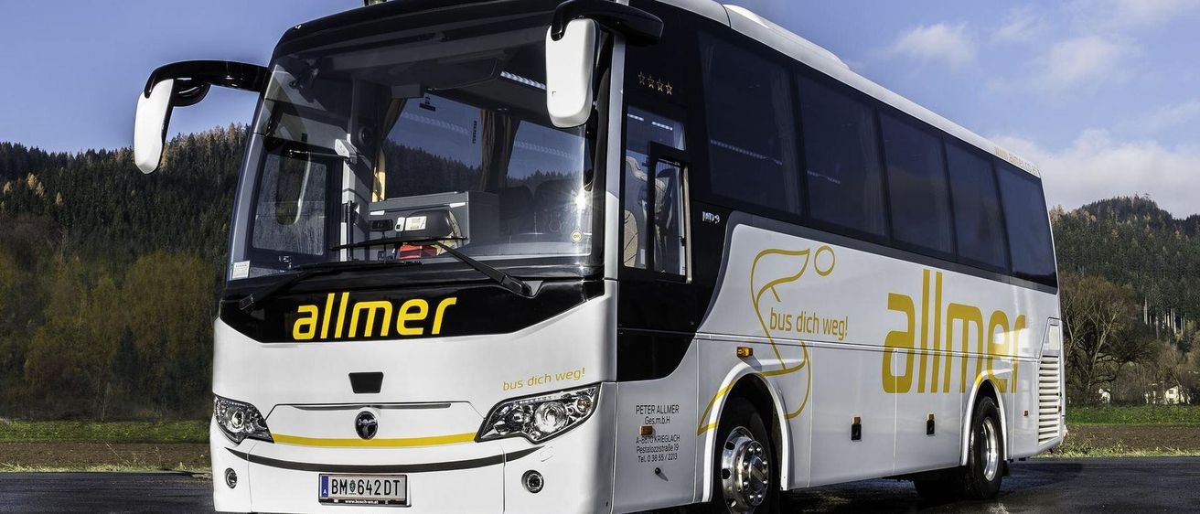 Bild enthält, Bus, Transportation, Vehicle, Tour Bus, Machine, Wheel