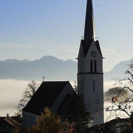 Bild enthält, Architecture, Building, Spire, Tower, Arch, Gothic Arch