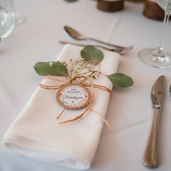 Cutlery, Food, Food Presentation, Napkin, Fork, Spoon