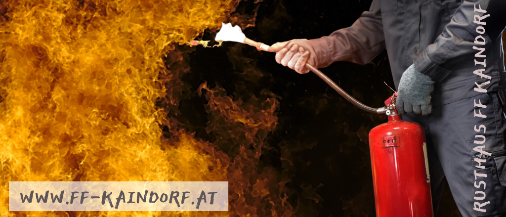 Eine Ankündigung für eine Feuerlöscherüberprüfung am 6. Juni 2026, von 9-11 Uhr. Es zeigt einen Feuerwehrmann mit einem roten Feuerlöscher vor einem feurigen Hintergrund. Besuchen Sie www.ff-kaindorf.at für weitere Informationen.