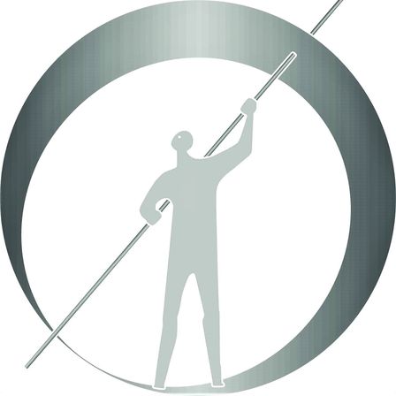 Bild enthält, Spear, Weapon, Cleaning, Person