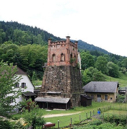 Bild enthält, Nature, Outdoors, Countryside, Building, Monastery, Rural, Village, Bell Tower, Arch, Gothic Arch