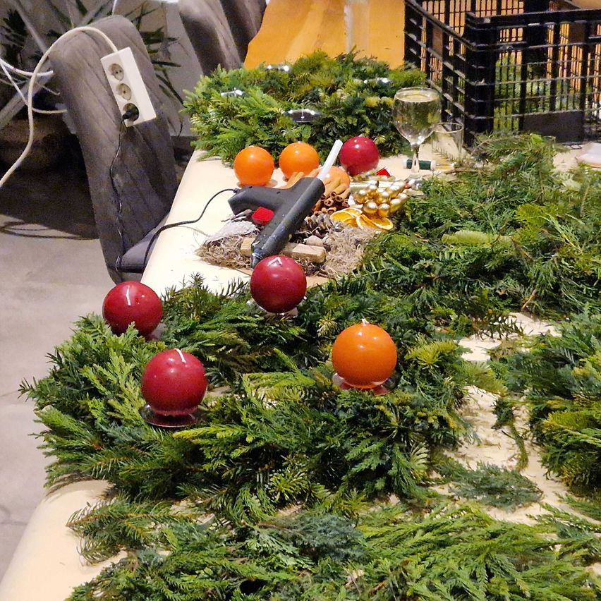 Bild enthält, Christmas, Christmas Decorations, Festival, Christmas Tree, Cup