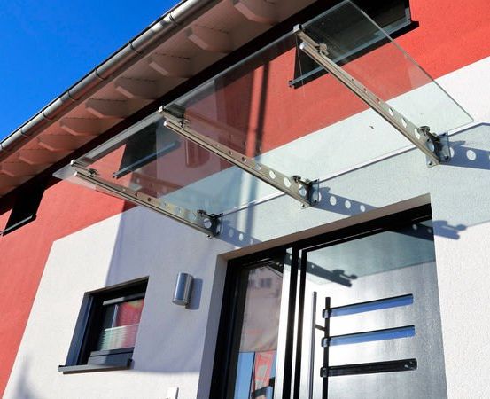 Bild enthält, Awning, Canopy, Door, Architecture, Building, Housing, House