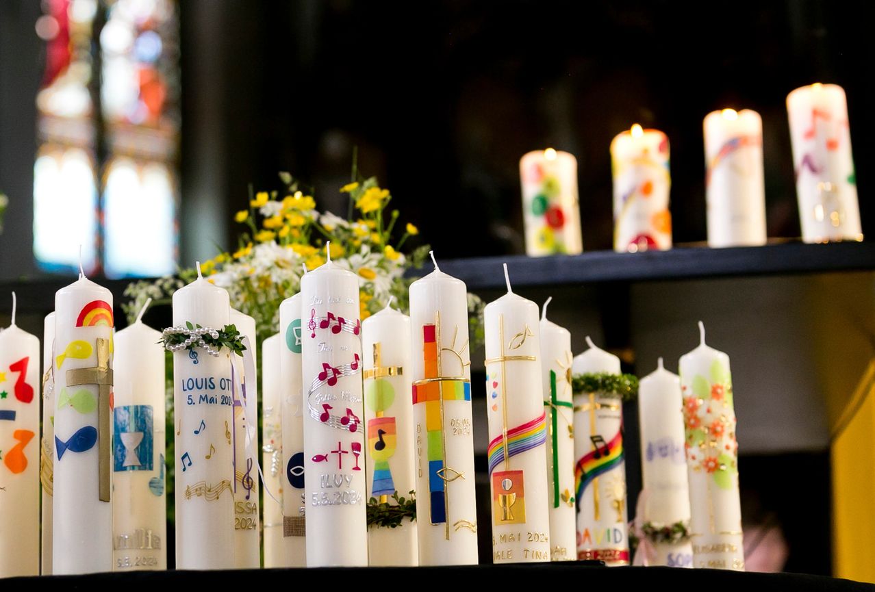 Bild enthält, Flower, Flower Arrangement, Plant, Flower Bouquet, Candle, Cosmetics, Lipstick