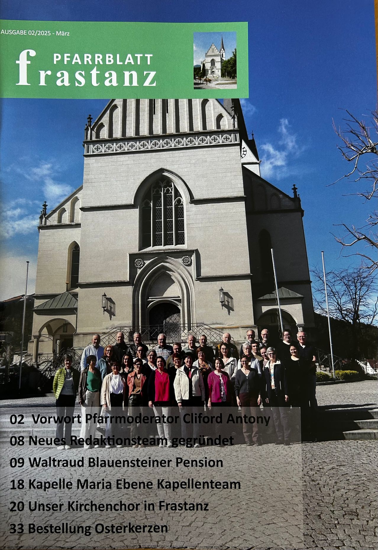 Bild enthält, Advertisement, Poster, People, Person, Architecture, Building, Cathedral, Publication, Arch, Coat