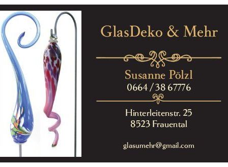 Visitenkarte mit Glasdekorationsstücken, mit Name, Telefonnummer, Adresse und E-Mail.