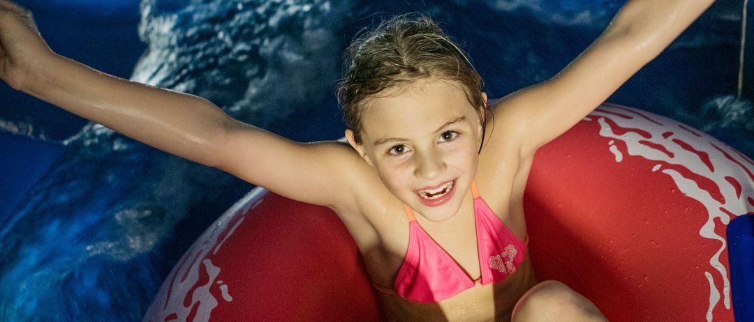 Bild enthält, Person, Water, Face, Head, Photography, Portrait, Clothing, Swimwear, Outdoors