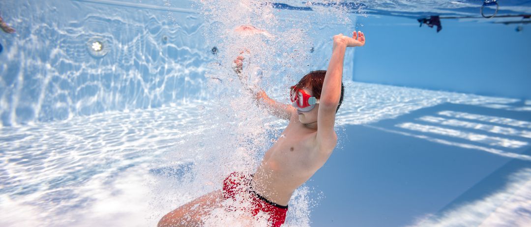 Bild enthält, Person, Swimming, Water, Swimwear, Outdoors, Pool, Swimming Pool, Summer, Face, Nature