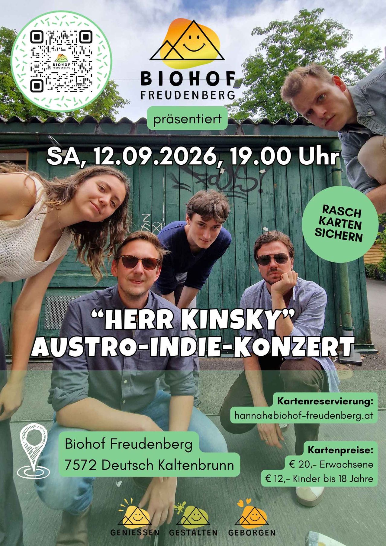 Plakat für ein Austro-Indie-Konzert von Herr Kinsky am 12.09.2026 um 19:00 Uhr. Vier Personen posieren vor einer grünen Wand mit Graffiti.