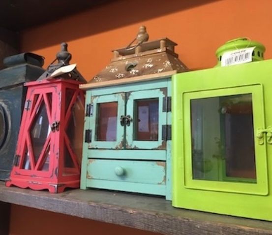 Bild enthält, Furniture, Cabinet, Cage