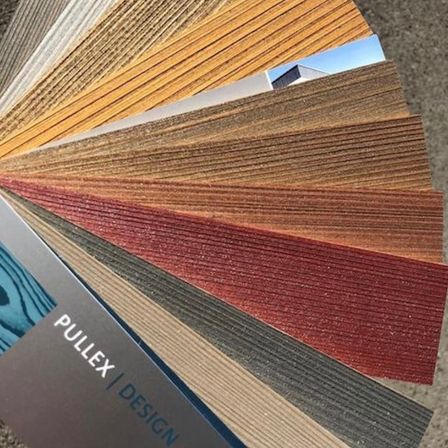 Bild enthält, Indoors, Interior Design, Home Decor, Advertisement, Art, Outdoors, Weaving, Staircase, Modern Art, Nature