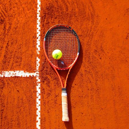 Bild enthält, Racket, Sport, Tennis, Tennis Racket, Ball, Tennis Ball