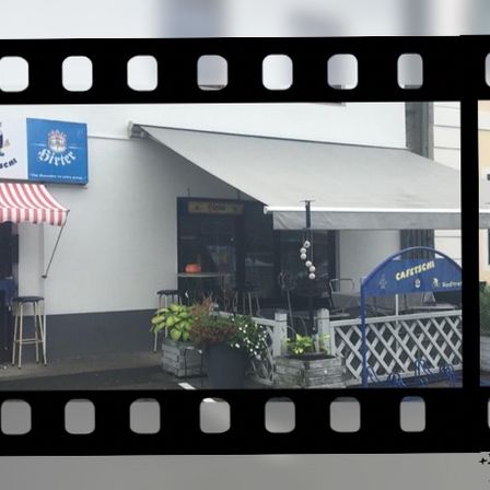 Bild enthält, Architecture, Building, Indoors, Restaurant, Car, Transportation, Vehicle, Awning, Canopy, Diner