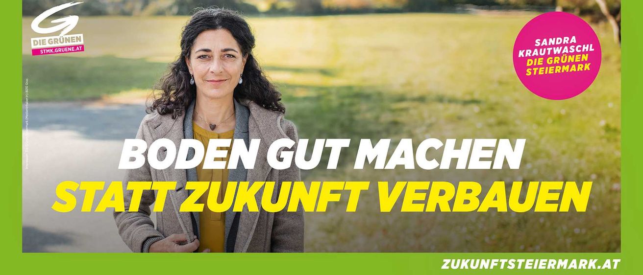 Bild enthält, Advertisement, Poster, Publication, Adult, Female, Person, Woman, Photography, Coat, Portrait