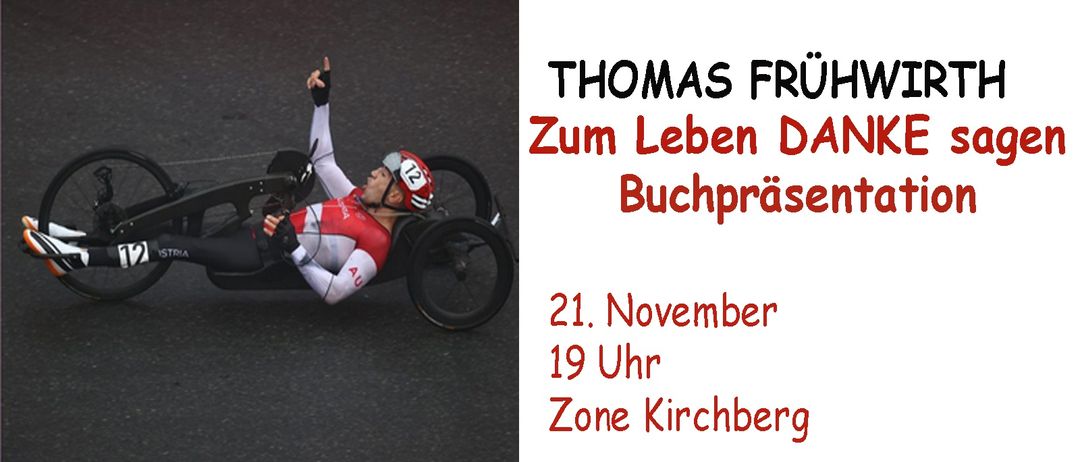 Thomas FR, ein Rollstuhlsportler, fährt auf einer Rennstrecke. Das Datum ist der 21. November und die Zeit ist 19:00 Uhr. Der Ort ist Zone Kirchberg.