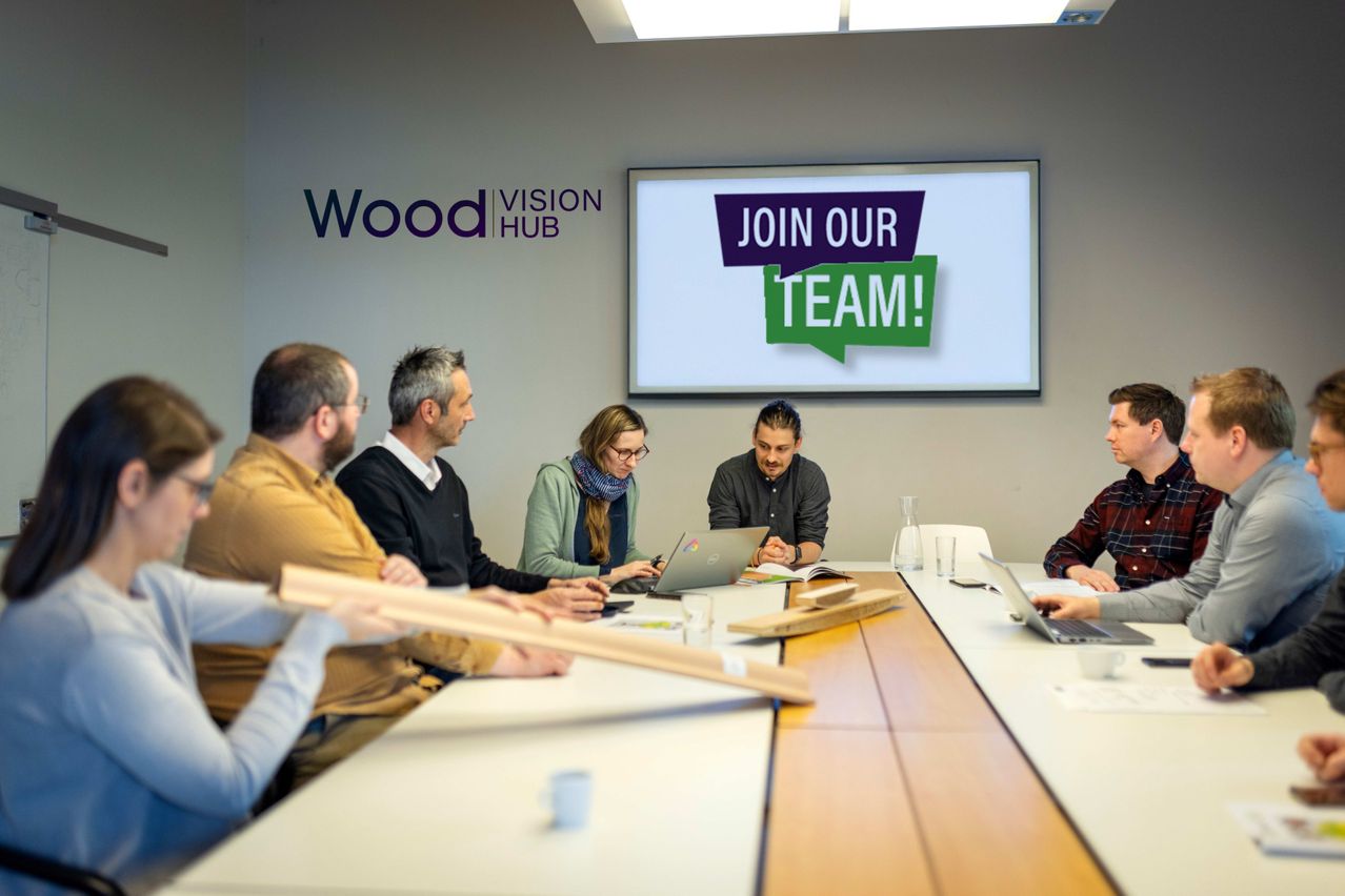 Bild enthält, People, Person, Adult, Female, Woman, Crowd, Male, Man, Laptop, Cup