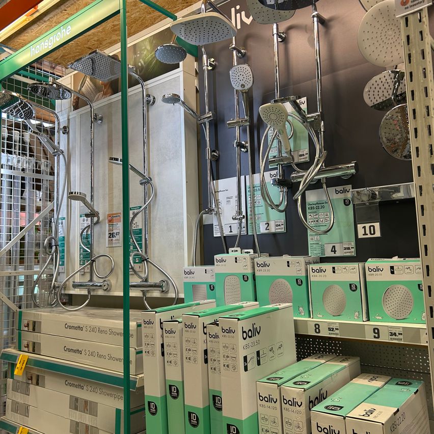 Bild enthält, Architecture, Building, Factory, Manufacturing, Workshop, Bathroom, Indoors, Room, Shower Faucet