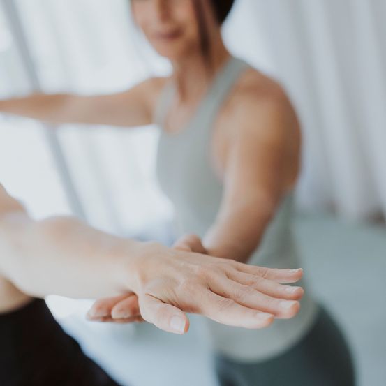 Bild enthält, Adult, Female, Person, Woman, Face, Head, Fitness, Pilates, Sport, Working Out