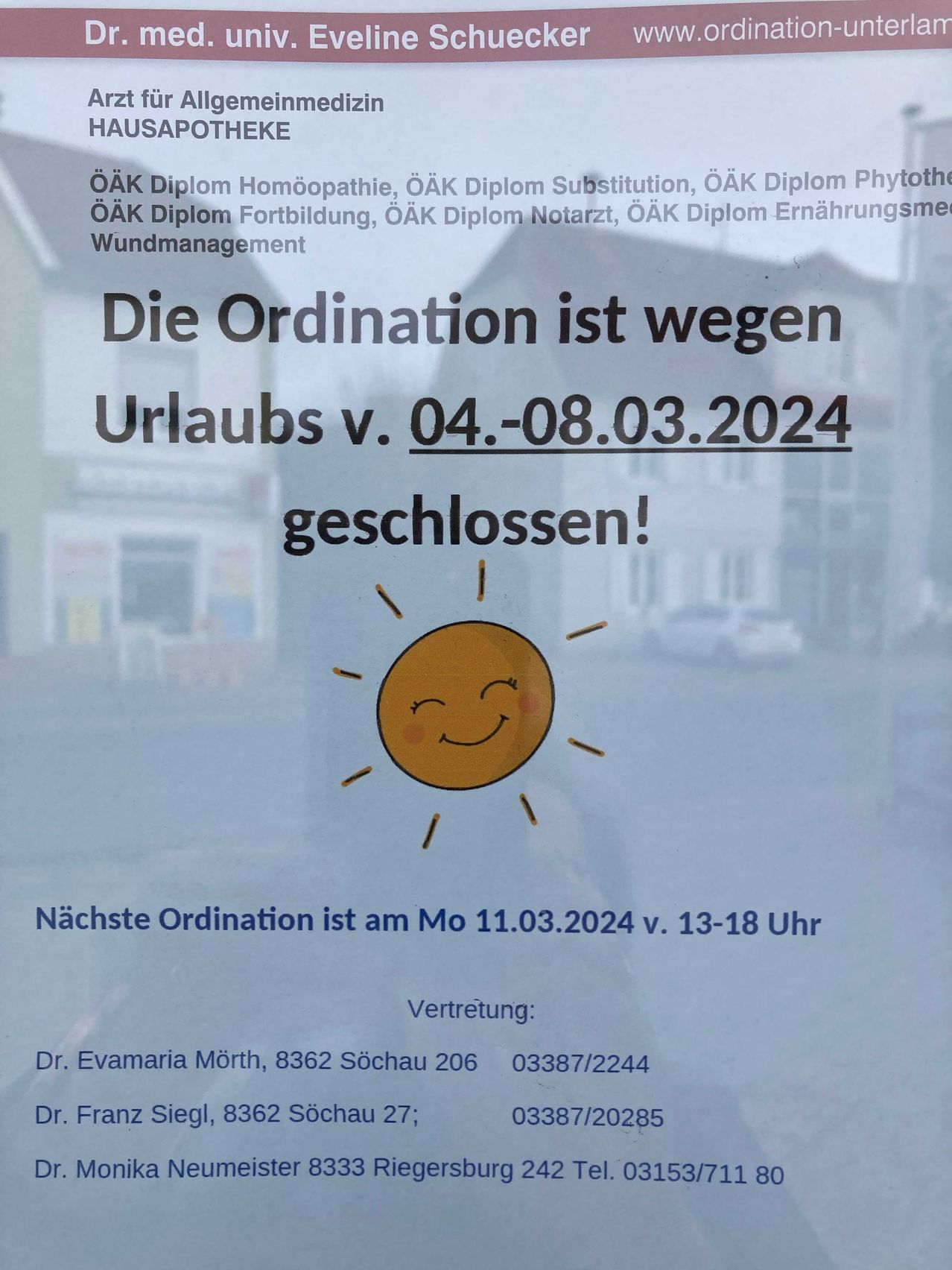 Bild enthält, Advertisement, Poster, Business Card, Paper, Text