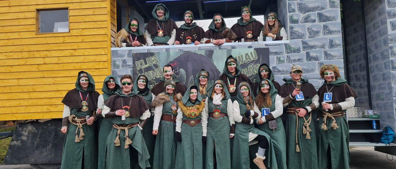 Bild enthält, People, Person, Groupshot, Adult, Female, Woman, Face, Head