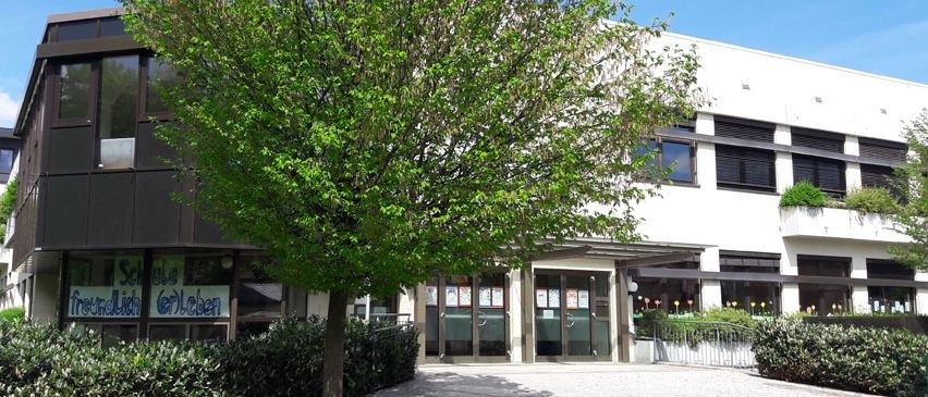 Bild enthält, City, Office Building, Urban, Neighborhood, Hotel, Condo, High Rise, Street, Apartment Building, Shelter