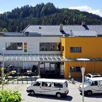 Bild enthält, Architecture, Building, Outdoors, Car, Transportation, Vehicle, Aerial View