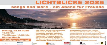 Plakat für die Veranstaltung Lichtblicke 2025, zeigt einen Sonnenuntergang über einem ruhigen Strand mit Bergen im Hintergrund. Der Text ist auf Deutsch und Englisch und bewirbt einen kostenlosen Abend mit Liedern und mehr am Reinerlos. Das Bild enthält Sponsoren und eine Website für weitere Informationen.