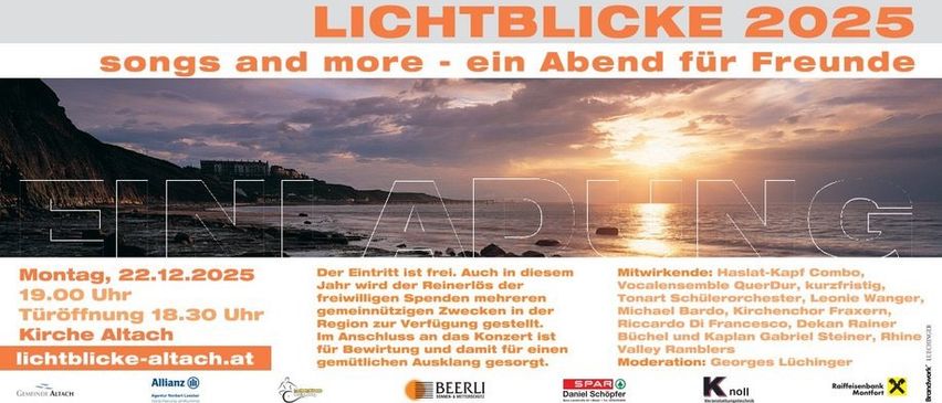 Plakat für die Veranstaltung Lichtblicke 2025, zeigt einen Sonnenuntergang über einem ruhigen Strand mit Bergen im Hintergrund. Der Text ist auf Deutsch und Englisch und bewirbt einen kostenlosen Abend mit Liedern und mehr am Reinerlos. Das Bild enthält Sponsoren und eine Website für weitere Informationen.