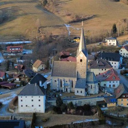 Bild enthält, Outdoors, Nature, Countryside, Architecture, Building, Rural, Village, Aerial View, Car, Vehicle