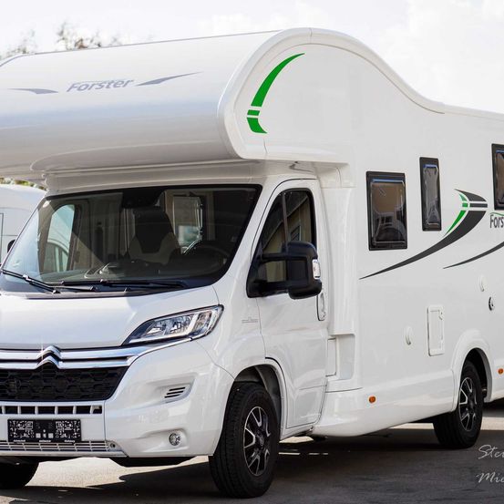 Bild enthält, Caravan, Transportation, Van, Vehicle, Moving Van, License Plate, Switch