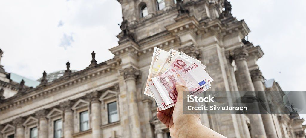 Bild enthält, Architecture, Building, Person