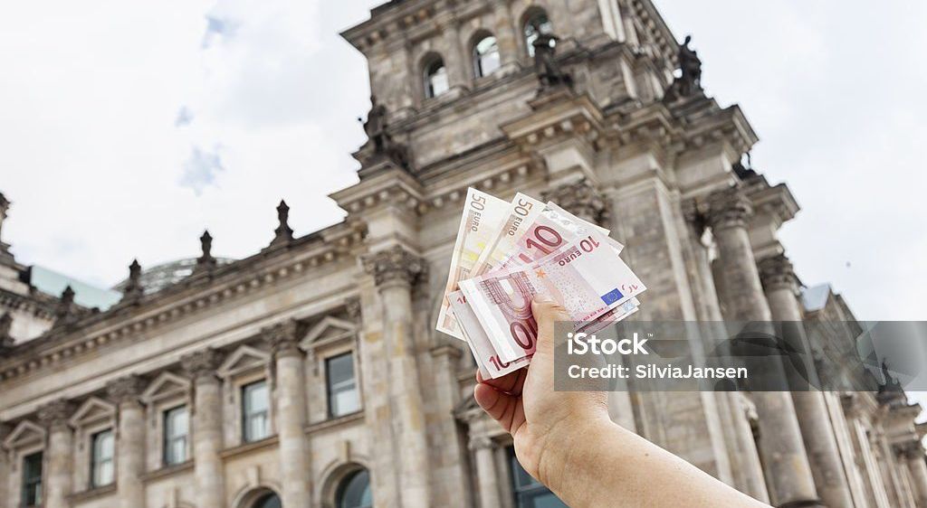 Bild enthält, Architecture, Building, Person